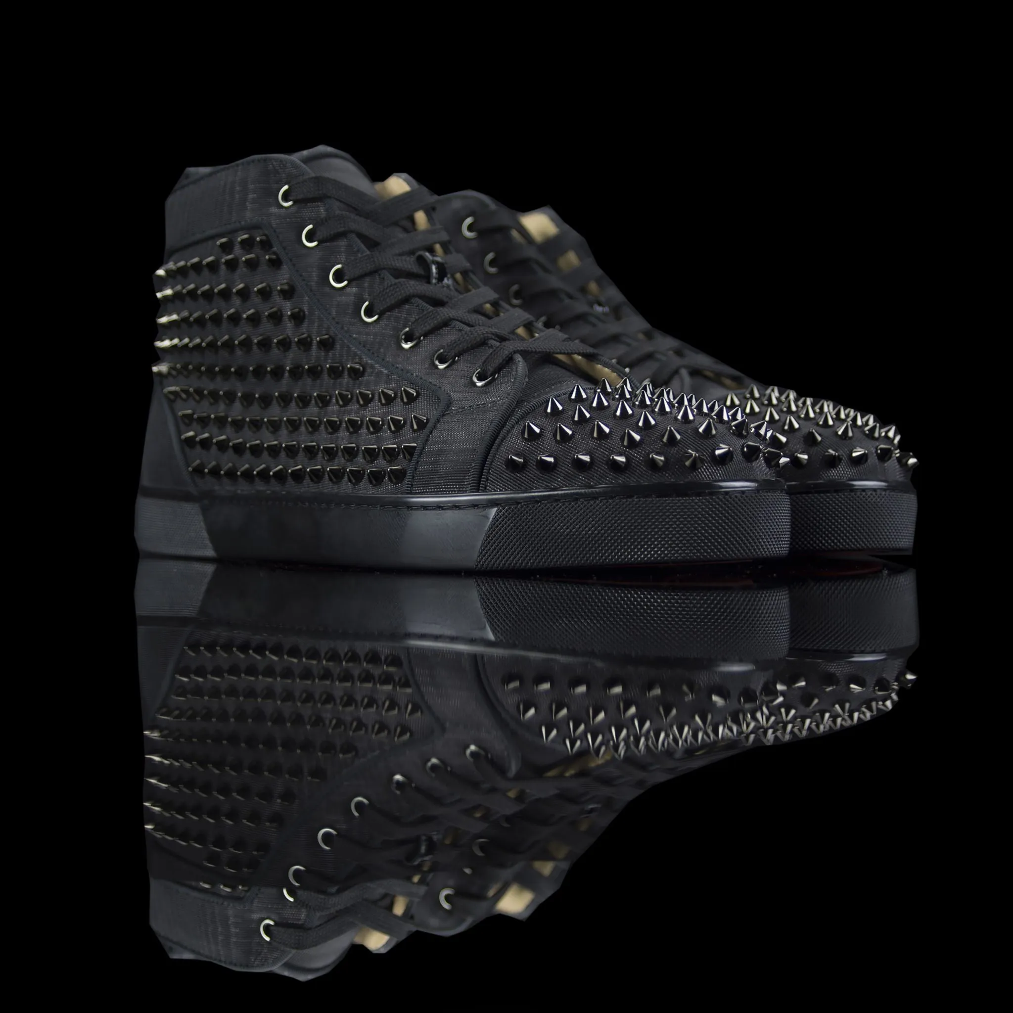 Louis Flat Moire Patent Spikes GG
